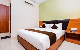 Hotel Raheja Residency